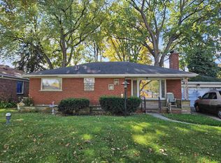 21706 Louise St, Saint Clair Shores, MI 48081