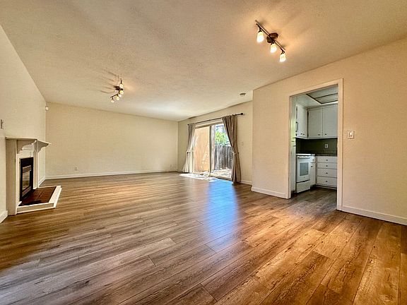 2nd image of 1591 Candelero Dr
