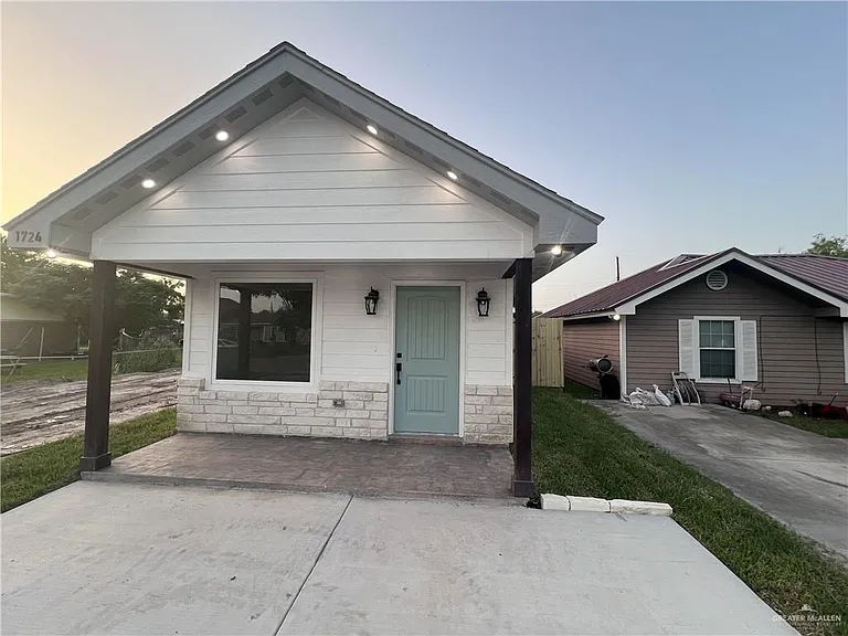1726 La Paloma Ave — Photo 6