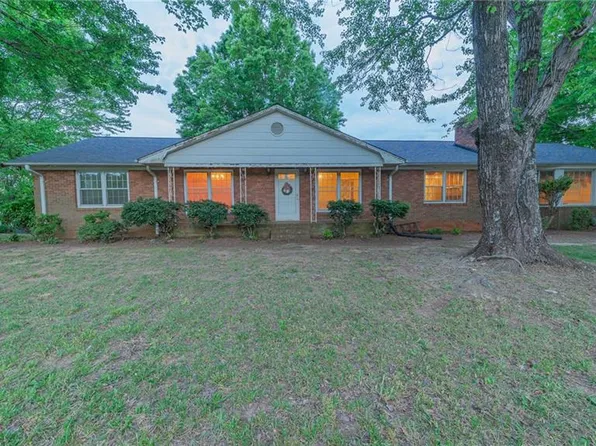 8729 Kerrs Chapel Rd, Elon, NC 27244