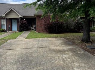 195 Apricot Ln, Calera, AL 35040