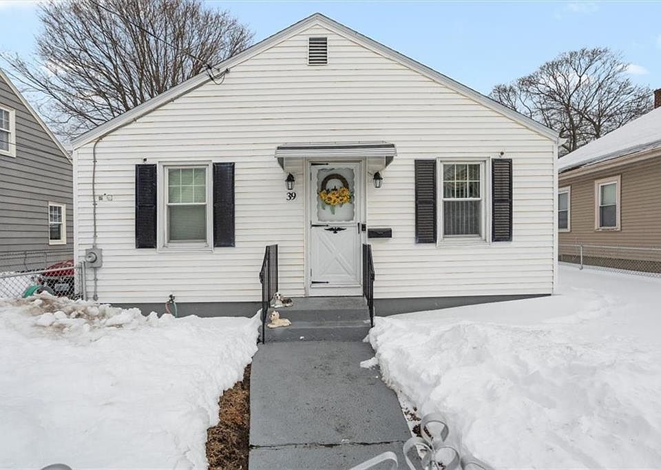 1st image of 39 Clinton St