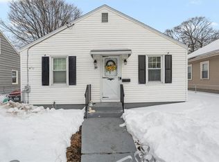 39 Clinton St, Pawtucket, RI 02861