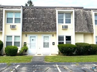 127 Black Point Rd APT 9, Niantic, CT 06357