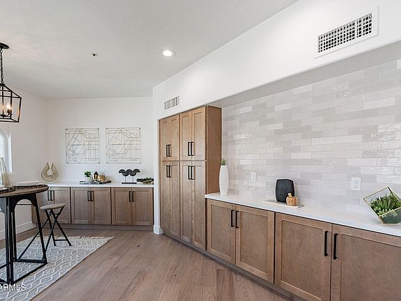 5th image of 7771 E LAKEVIEW Court