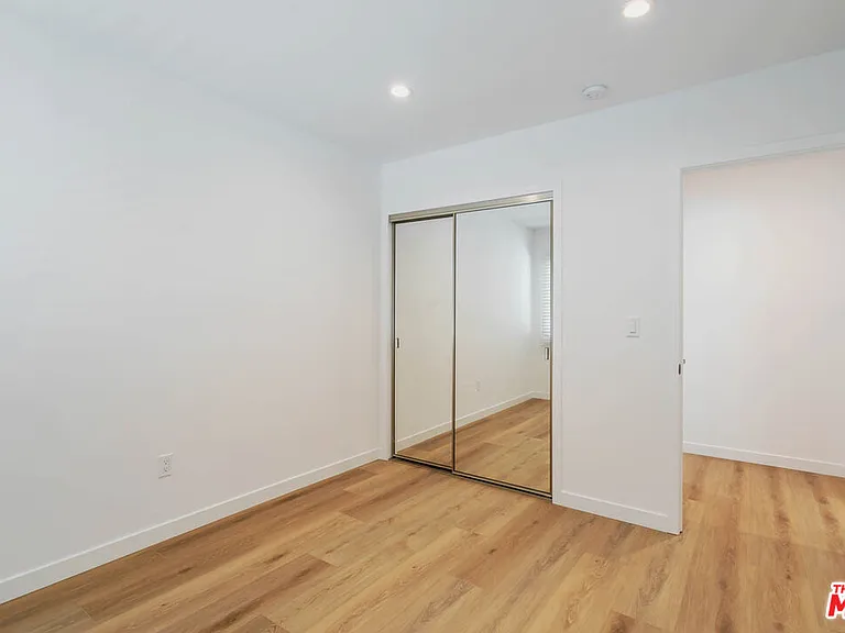 815 W Glenoaks Blvd #A — Photo 17