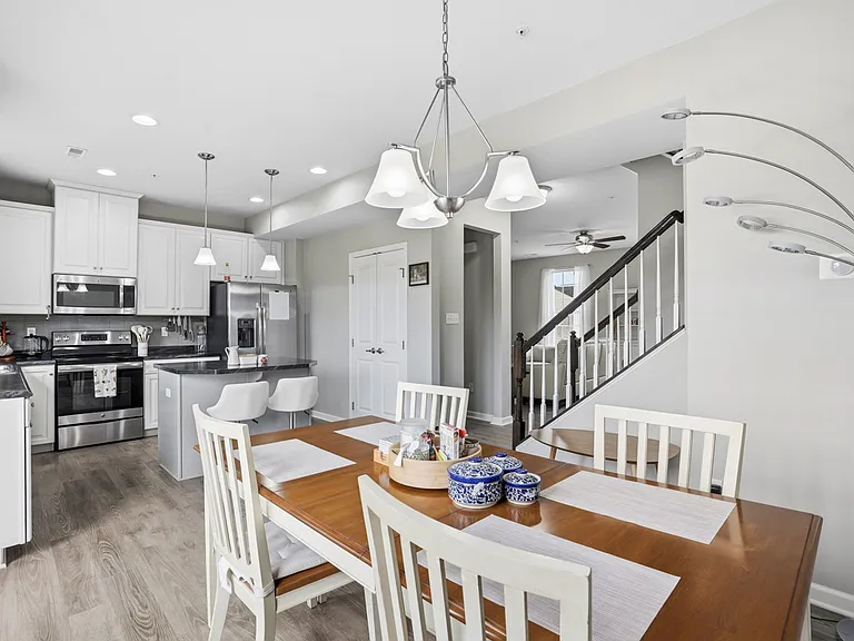 404 Aprilmae Way — Photo 10