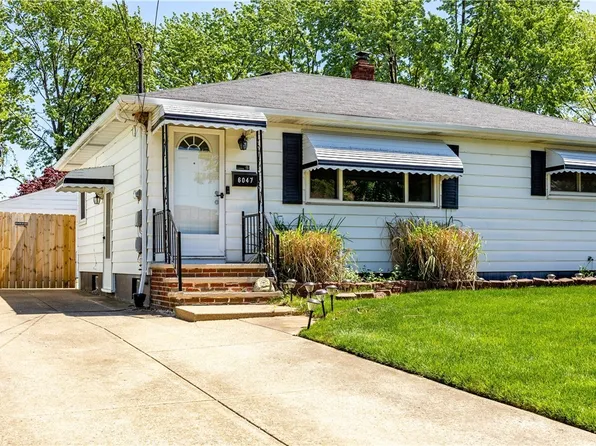 6047 Stark Dr, Brookpark, OH 44142