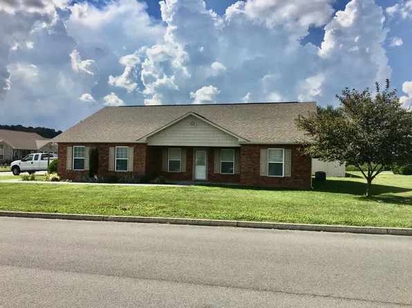 2504 Gear Dr, Sevierville, TN 37876