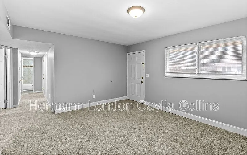 4 bed, 1.0 bath, 843 sqft, $1,485 — Photo 3