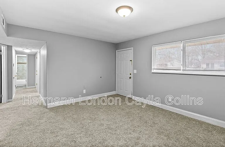 2265 Grants Pkwy — Photo 3