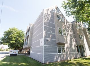 812 W Nevada St, Urbana, IL 61801