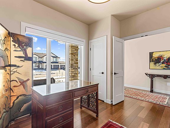 5th image of 324 25th Ave E