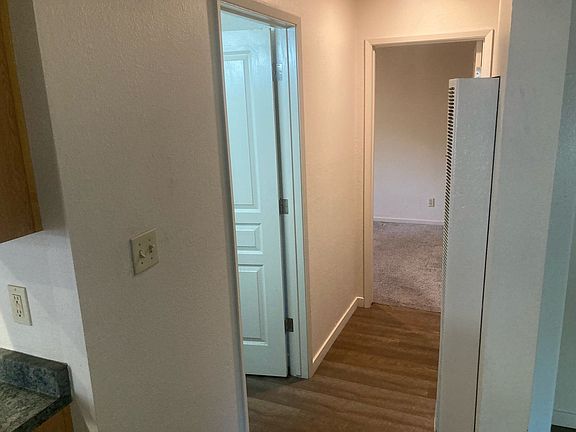 5th image of 568 James Ave #A
