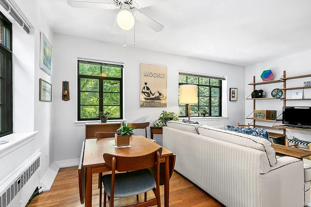 2 bed, 702 sqft, $2,450 — Photo 2