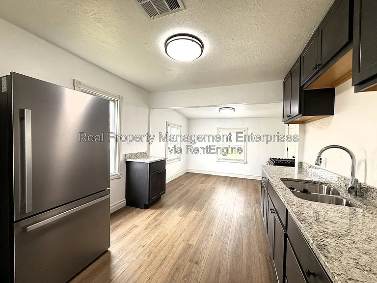 418 S Main Ave — Photo 7