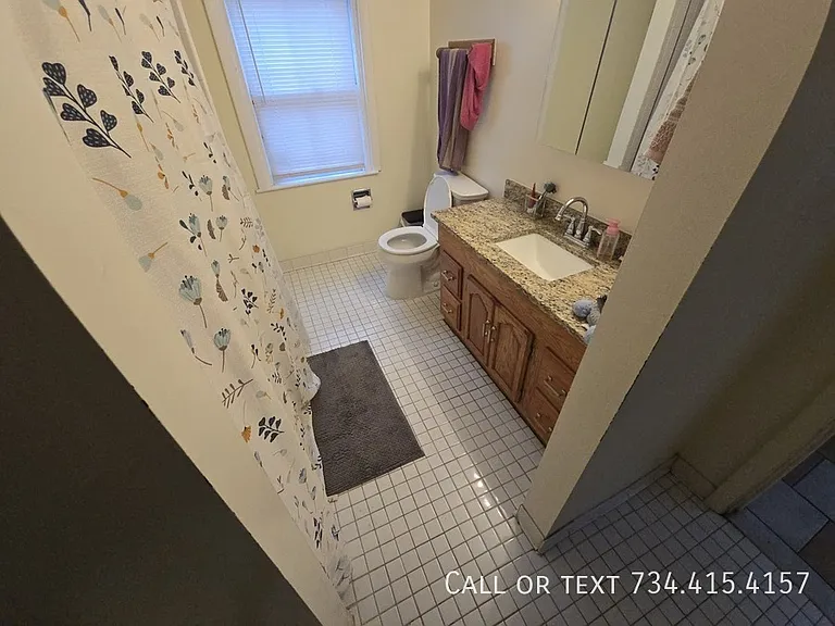 609 E Ann St — Photo 21