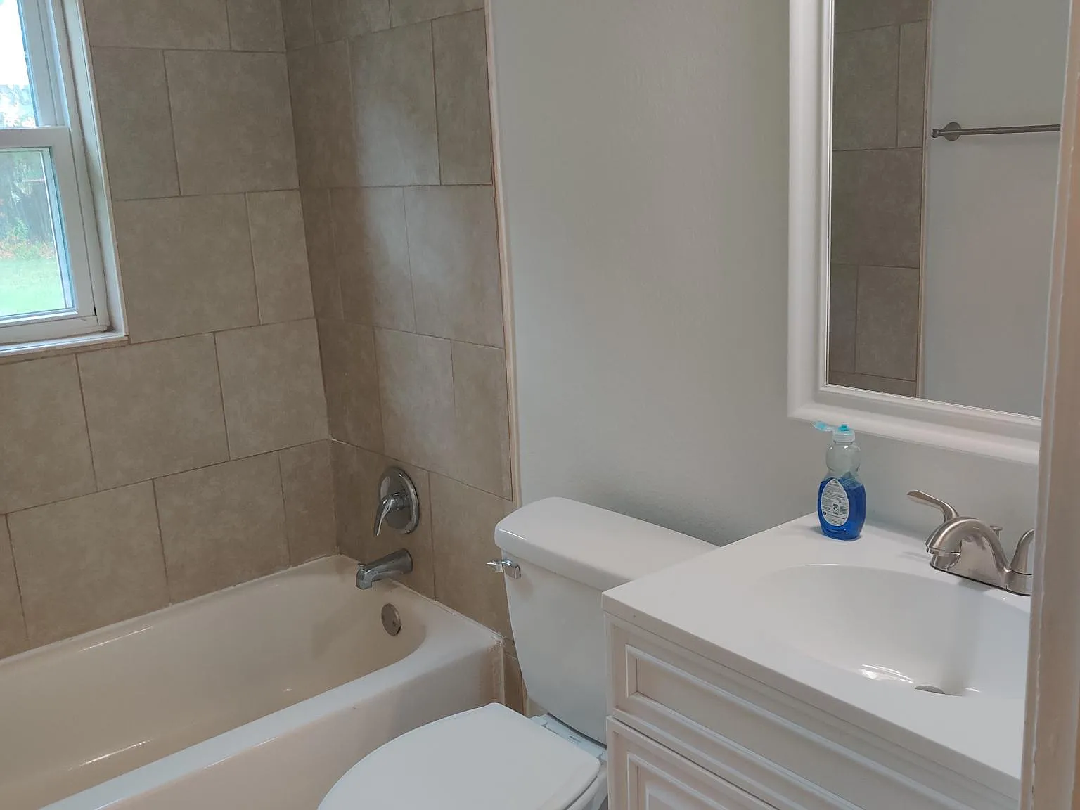 2 bed, 700 sqft, $1,400 — Photo 1
