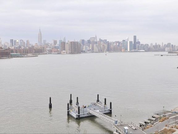 4th image of 2 Northside Piers APT 8J