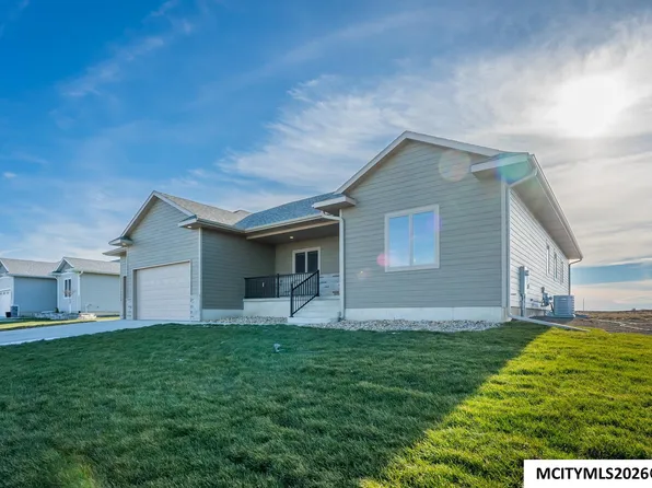 605 Bedford St, Clear Lake, IA 50428