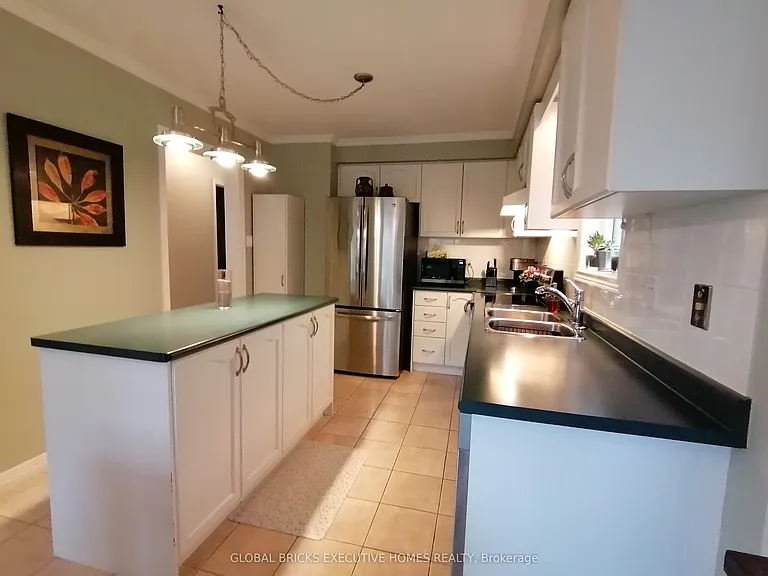 162 Boulding Ave — Photo 6