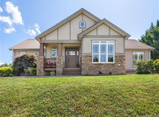 842 Burney Mountain Rd, Fletcher, NC 28732