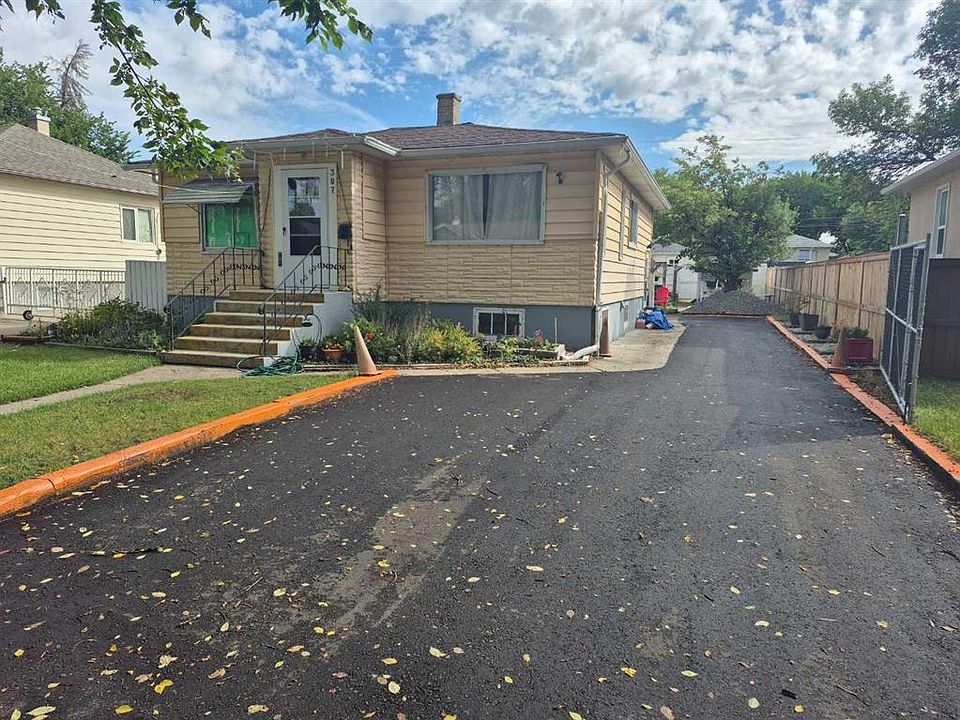 1st image of 307 W 12b St N