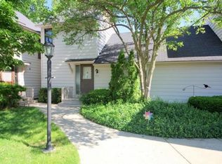 645 Beth Ct, Gurnee, IL 60031