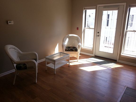 4th image of 914 Harbor House Dr Unit 6