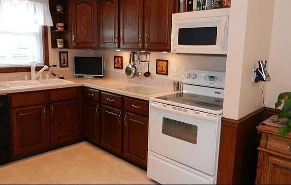 2nd image of W162N9440 Blackfoot Dr
