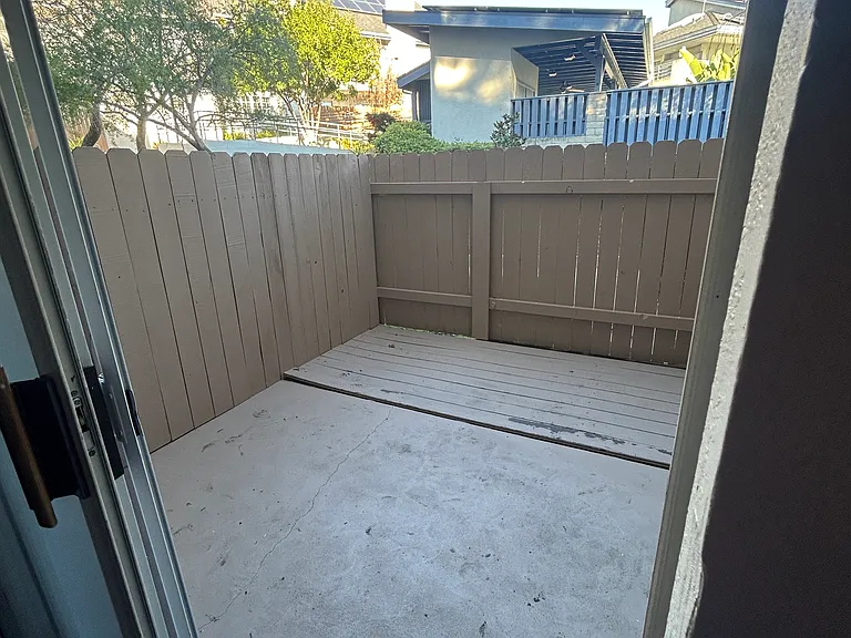 1025 Southwood Dr #T — Photo 11