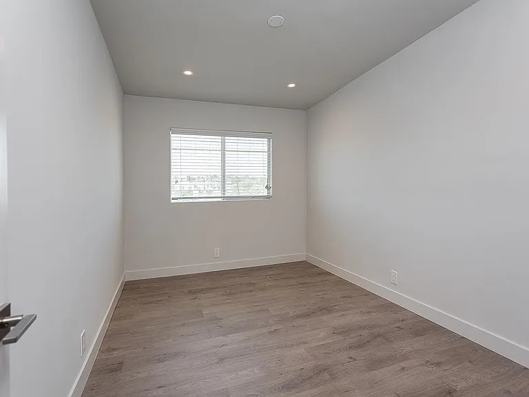 1541 Rockwood St #8 — Photo 5