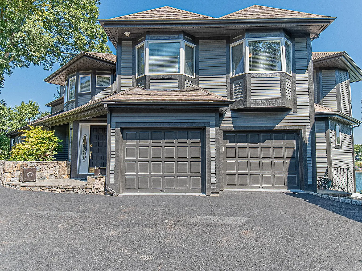 20 Shore Rd — Photo 4