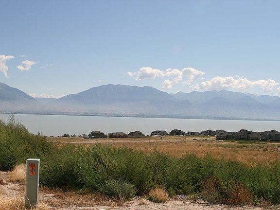 3rd image of 3758 Panorama Dr