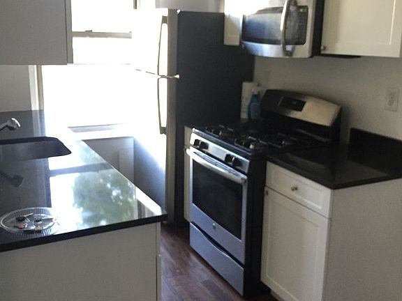 3rd image of 2416 29th St APT 22