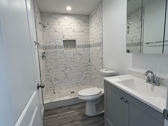 4th image of 9209 Coolhurst Dr Unit B