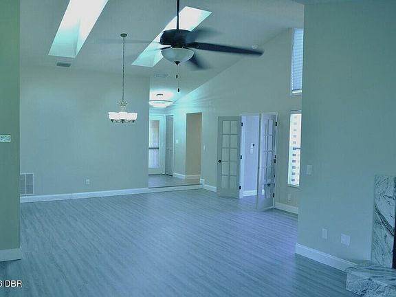 5th image of 1917 Sprucewood Way