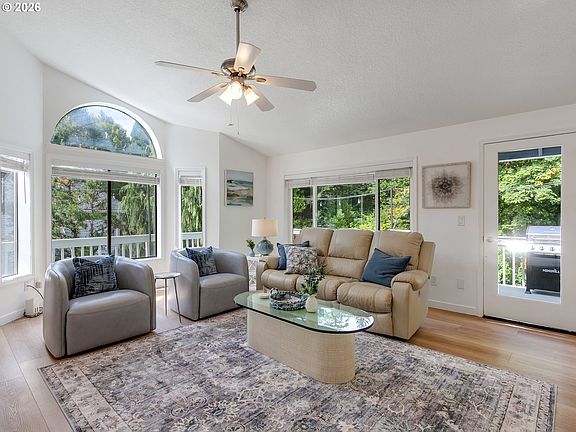 2nd image of 8411 SE Clatsop Ct