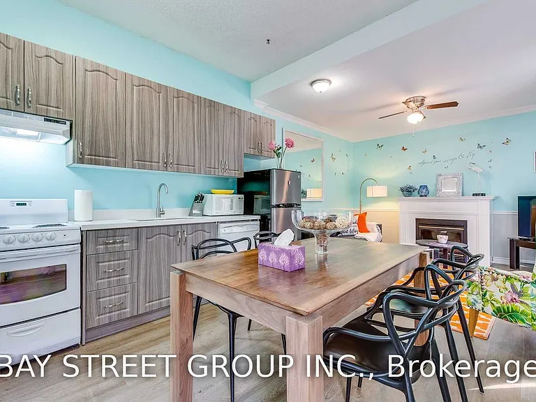 65 Gloucester St #2 — Photo 8