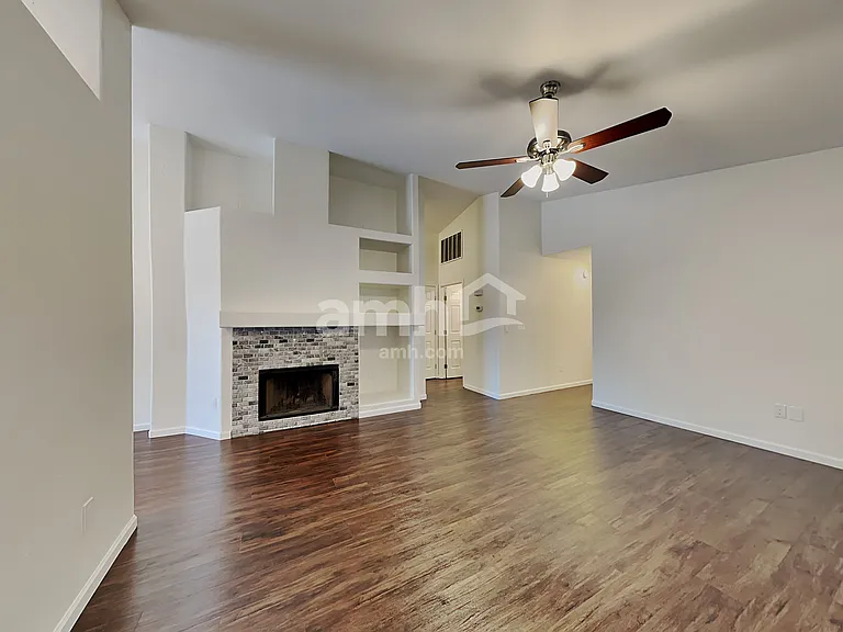 2107 E Catclaw St — Photo 7