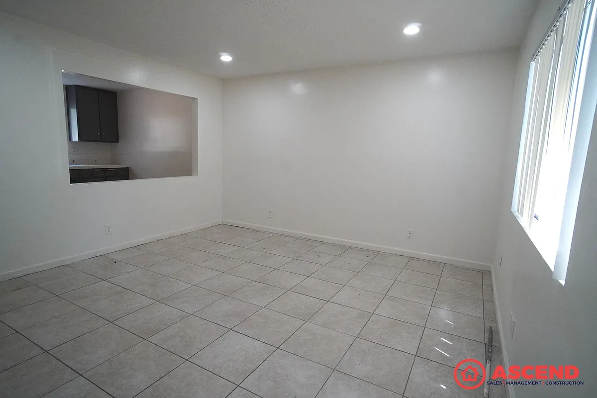 Building Photo - 1400 Kern St