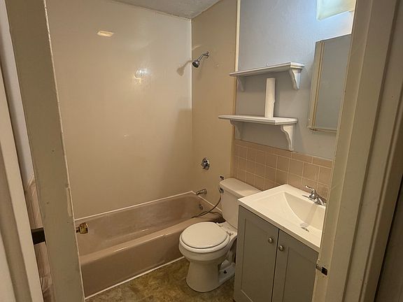 2nd image of 21 Erick Rd APT 15