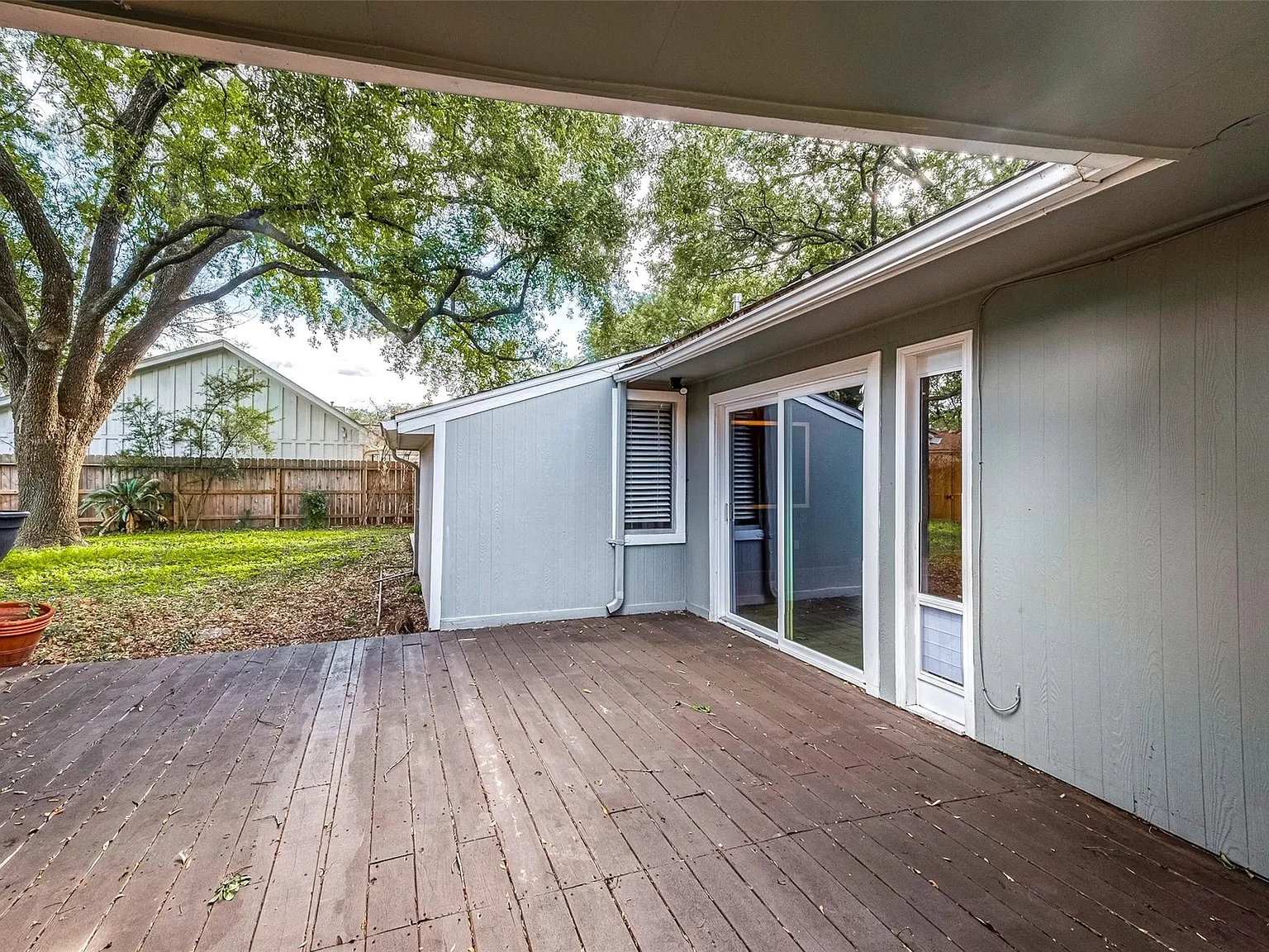 3 bed, 2.0 bath, 2012 sqft, $3,300 — Photo 2