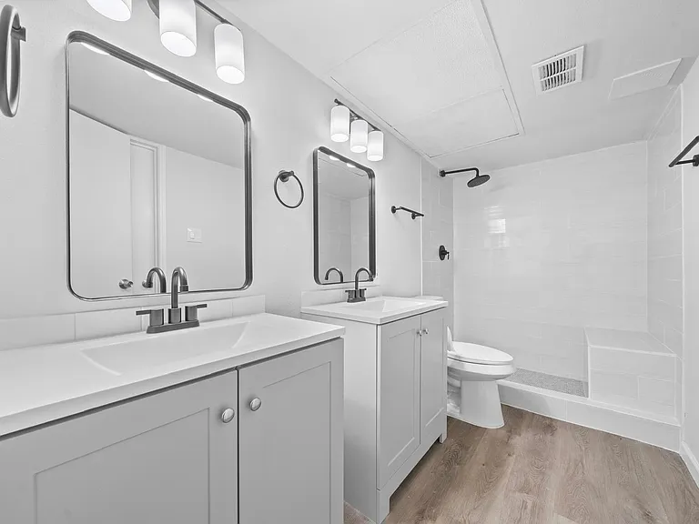 353 N Post Oak Ln #729 — Photo 12