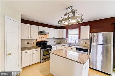 22932 Regent Ter — Photo 3
