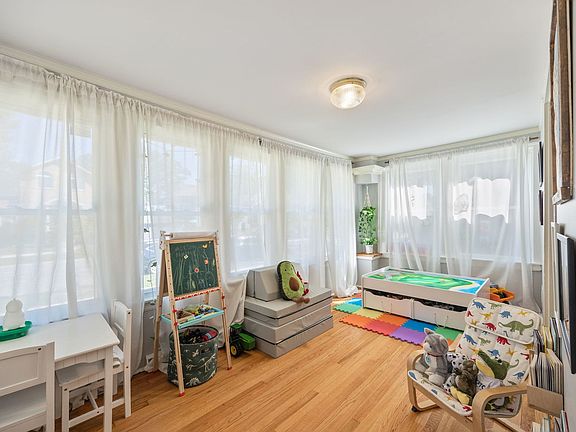 5th image of 709 Hayes Ave