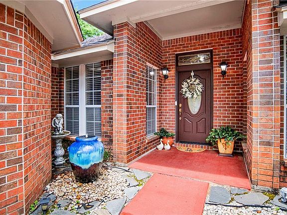 5th image of 107 Virginia Cir