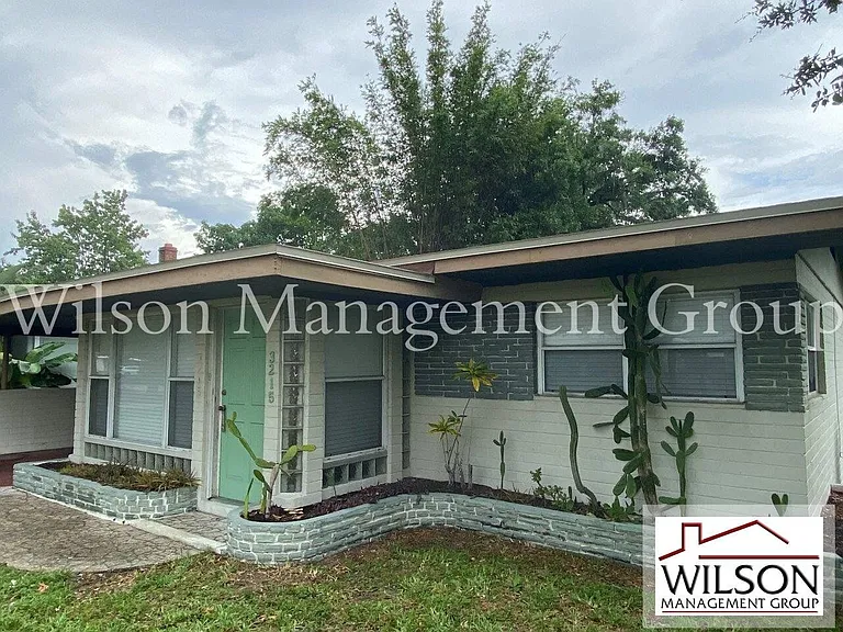 3215 N Orange Ave — Photo 2