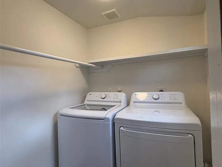1011 Nadine St — Photo 18