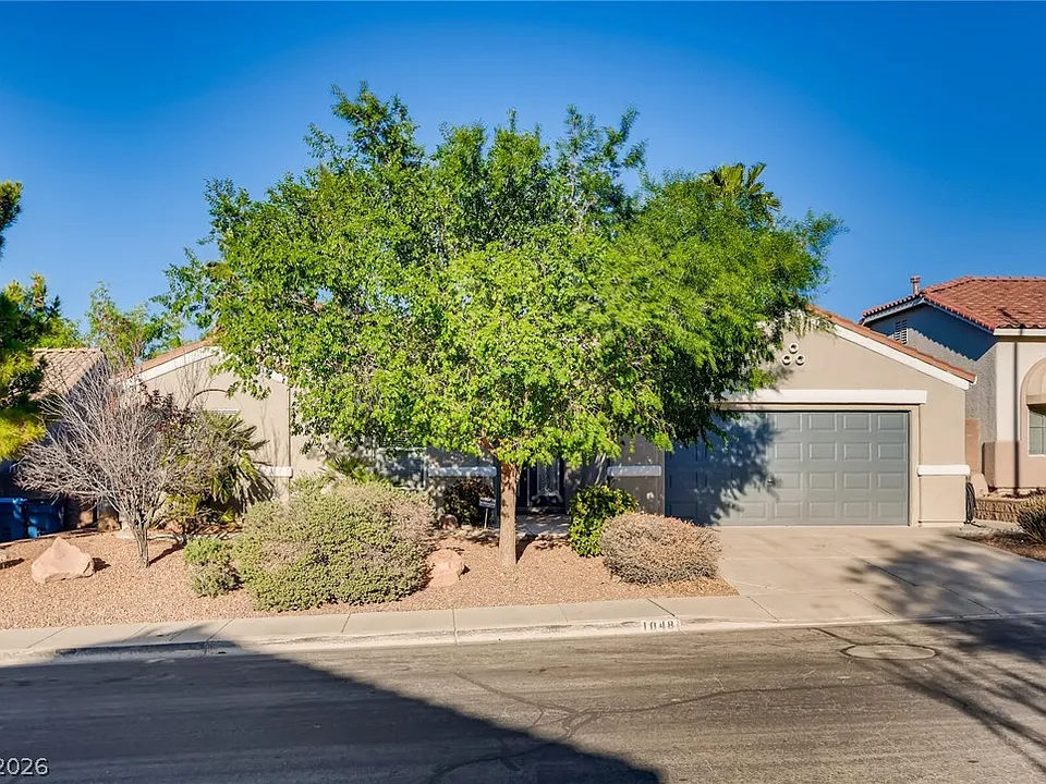 1048 Royal Skyline St